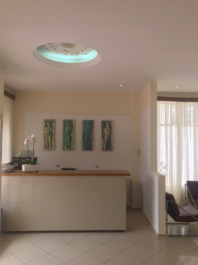 Hotel Karyatides Agia Marina  Bagian luar foto